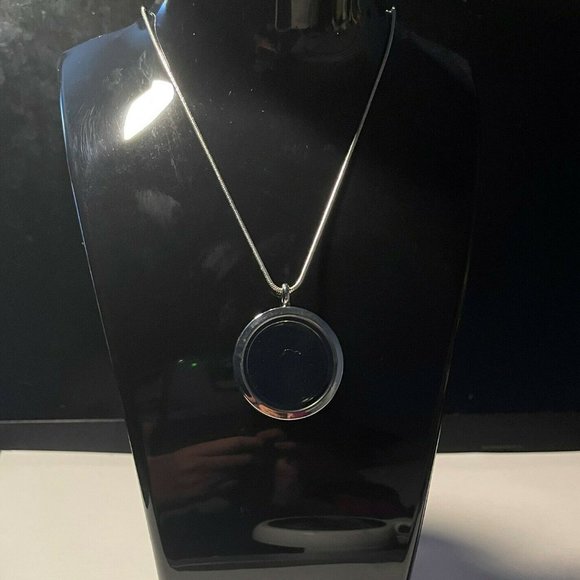 New Orleans Saints NFL Memory Charm Locket w/ 22 IN chain NEW - Picture 2 of 4